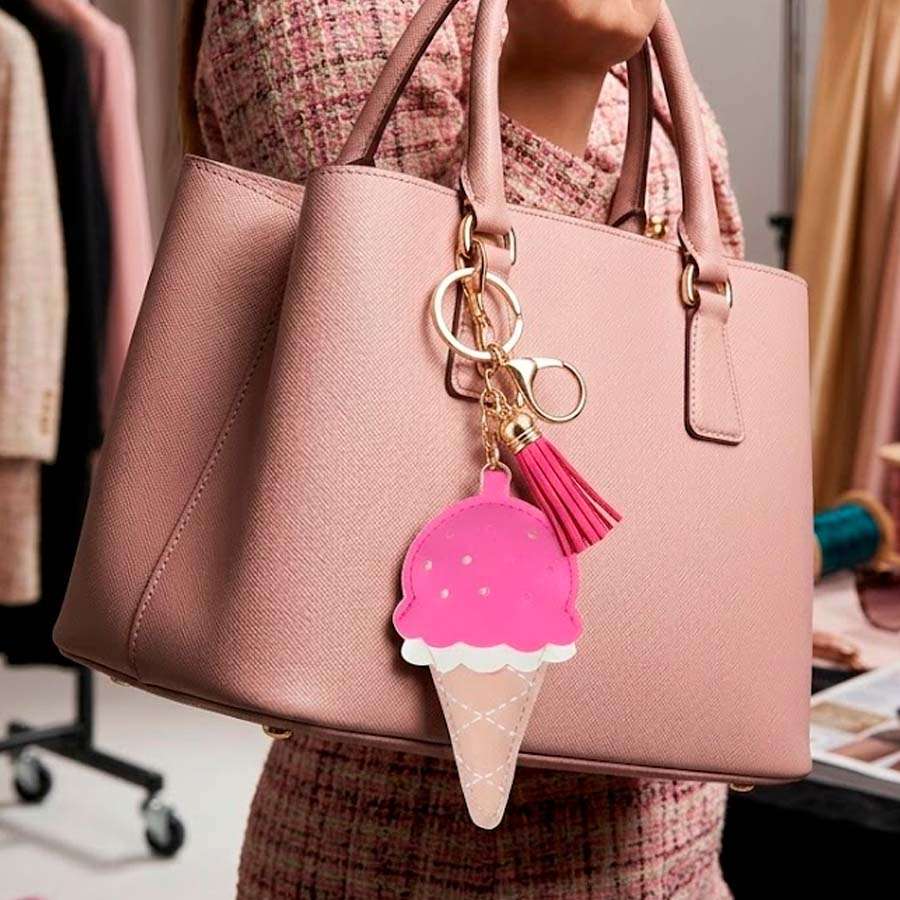 Charm colgante helado como accesorio de funda